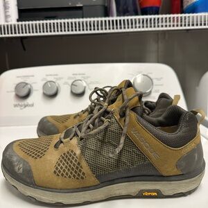 Vasque Men's breeze lt